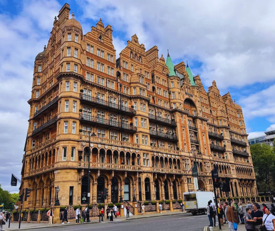 Grand hotel with Titanic connections, Bloomsbury London